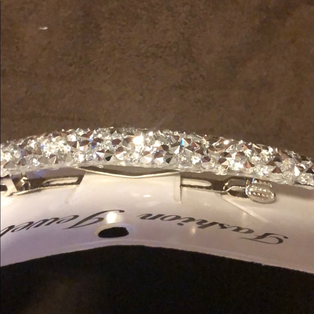 New with tag hair clip - Picture 5 of 7